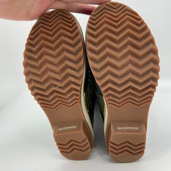 Sorel Tofino II Boots Waterproof Waxed Canvas Faux Fur Green Women's Size 6 - Picture 10 of 12